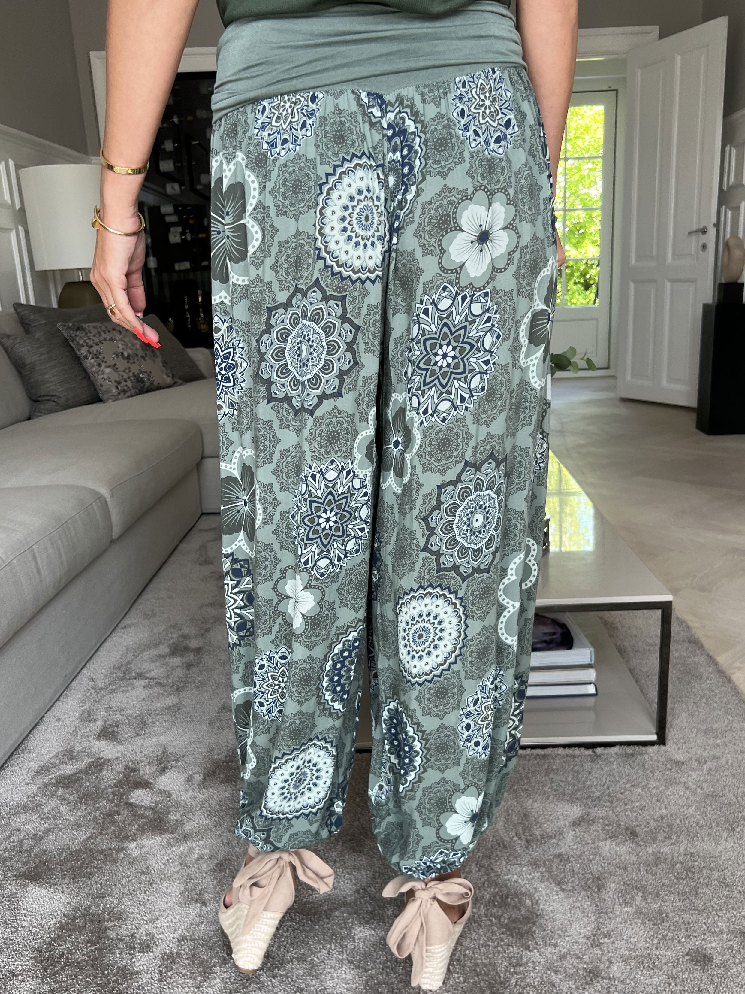 Vibe Pattern - Lette og løse bukser med elastikkant i livet